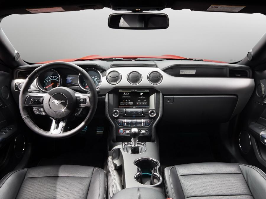  Ford Mustang GT 2015 года  (фото 22 из 93)